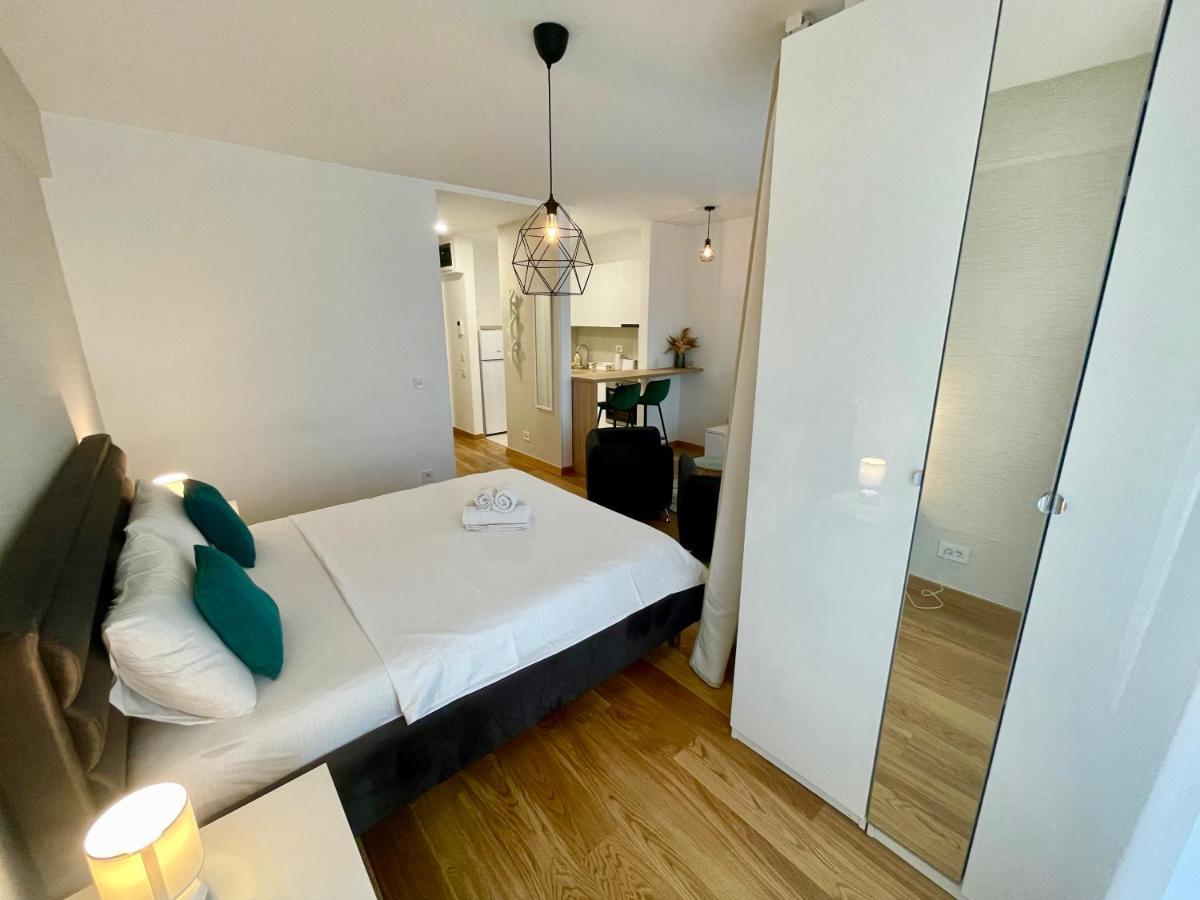 Apartment - Stan Na Dan Novi Beograd, Parking 5 Evra Dan