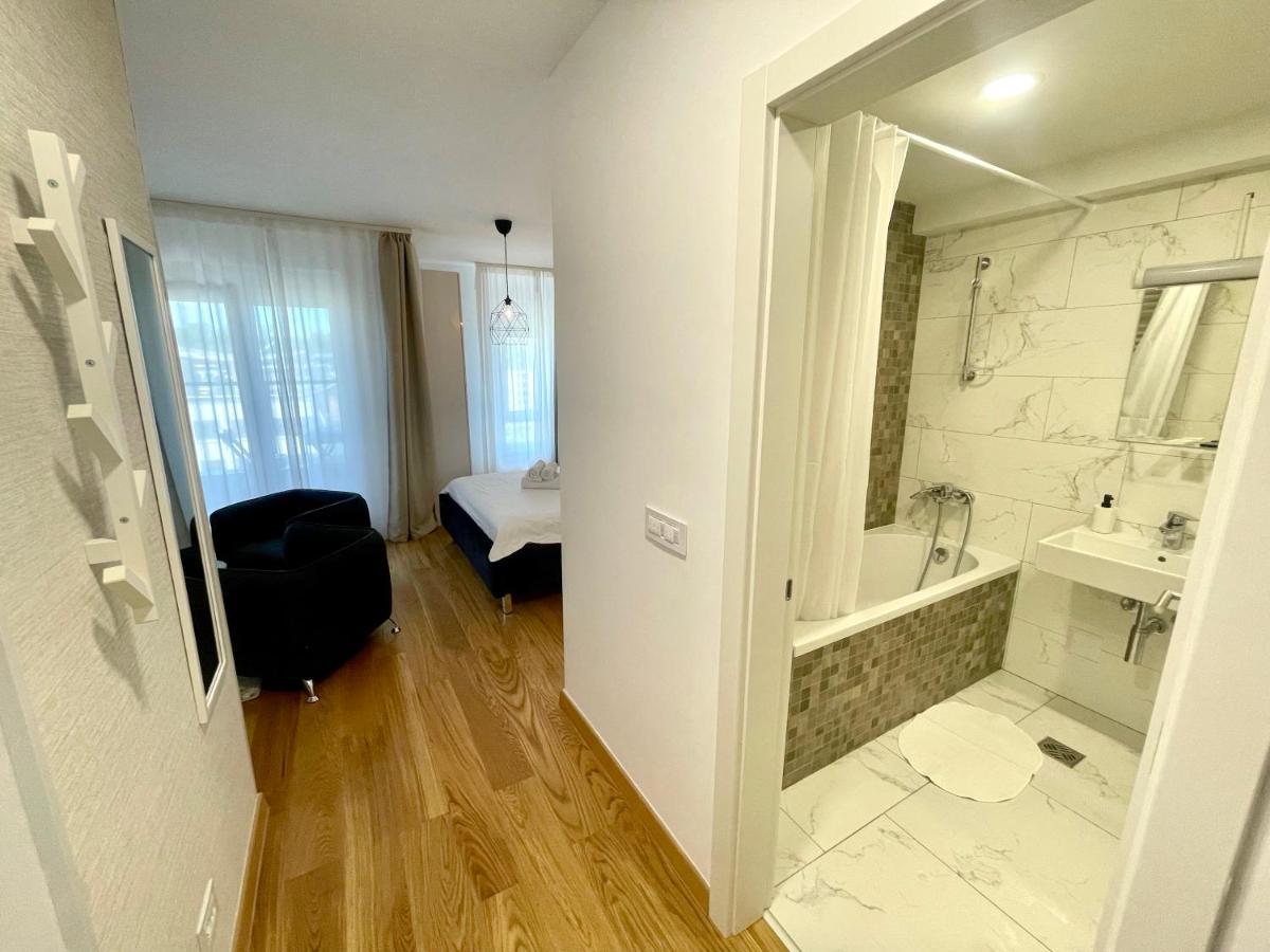 Apartment - Stan Na Dan Novi Beograd, Parking 5 Evra Dan