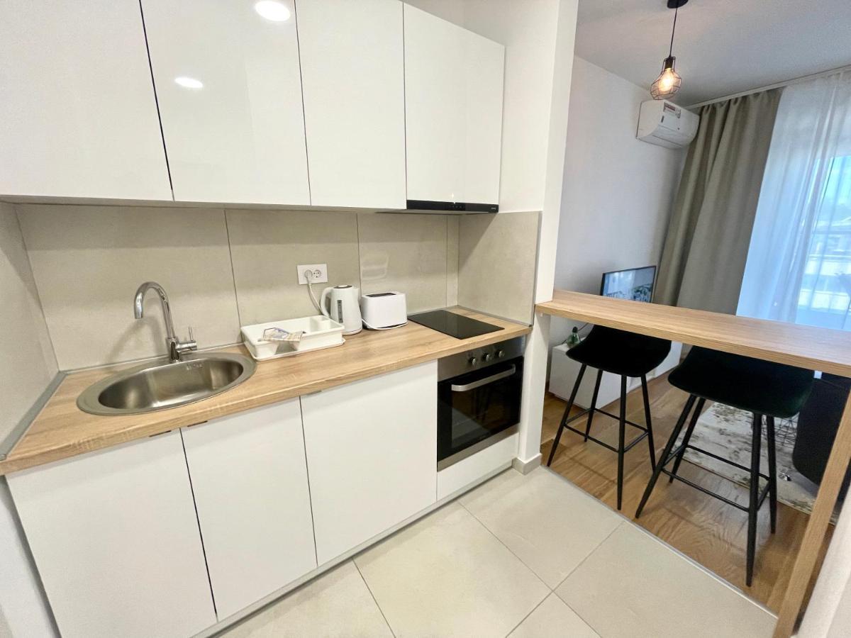 Apartment - Stan Na Dan Novi Beograd, Parking 5 Evra Dan *